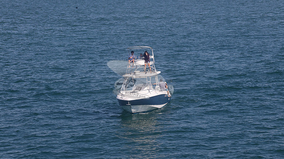 BOSTON WHALER BLUE HULL.2 MERC WHITE.9413
