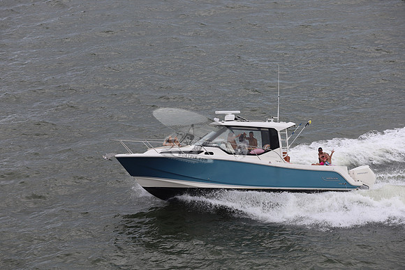 Boston Whaler.blue.2 merc 300.10