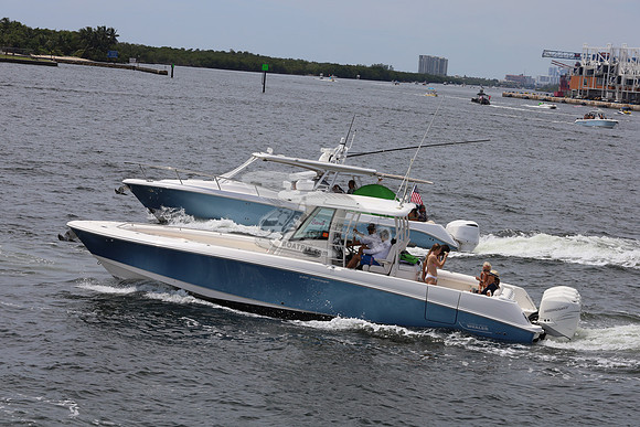 BOSTON WHALER35.BLUE.6