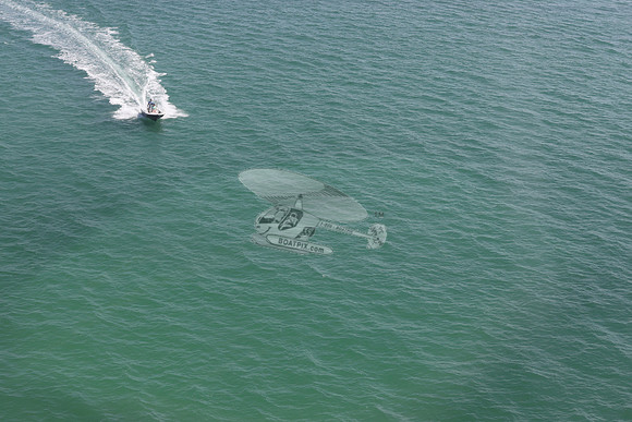 BOSTON WHALER.122