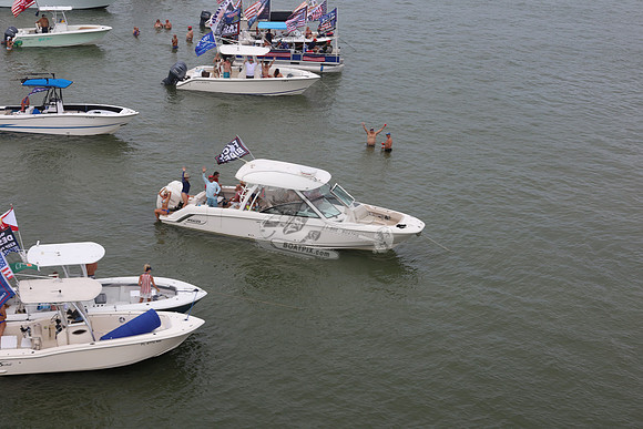 BOSTONWHALER32.513