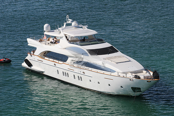 Azimut.red foreign flag.08