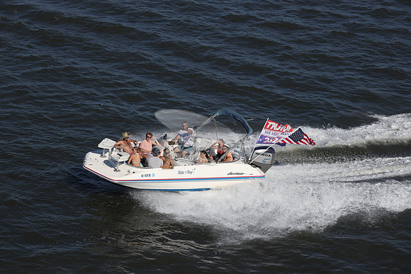 NJ1836HL.SEAS THE DAY.14