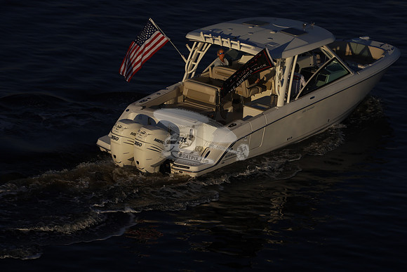 boston whaler.320 vantage.16