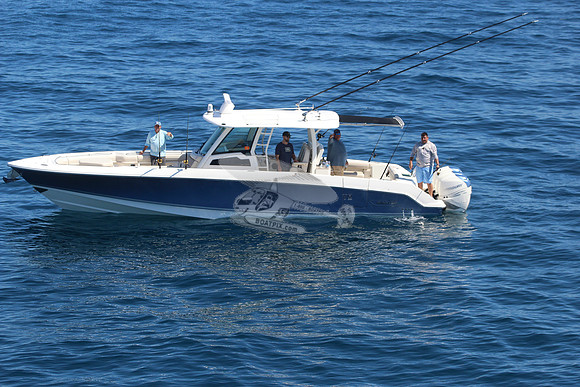 boston whaler.blue hull.3 merc 400.6213