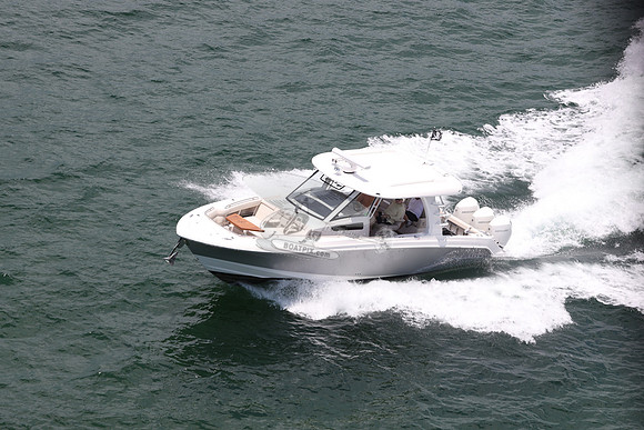 BOSTON WHALER 35 REALM.21