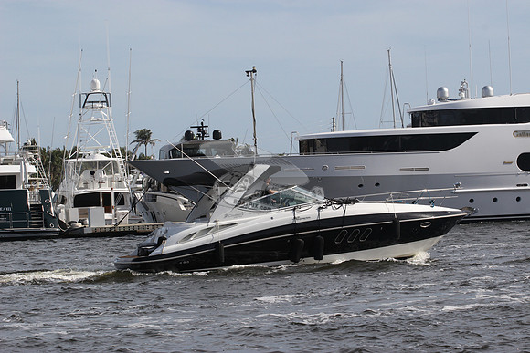 CRUISER YACHTS.04