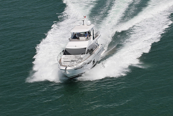 azimut 60.4