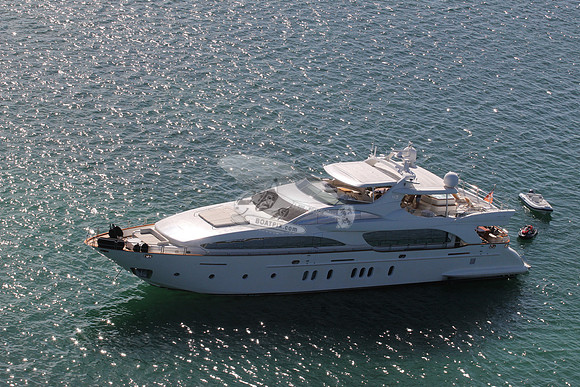 Azimut.red foreign flag.38