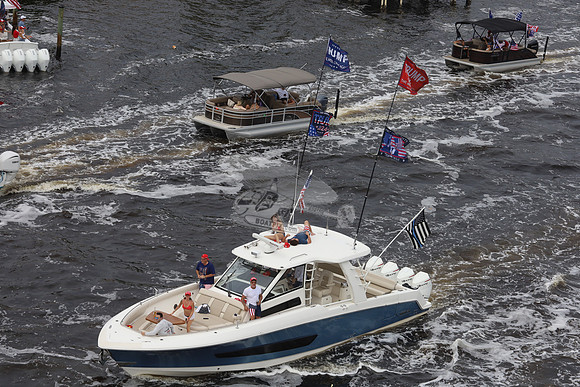 Boston Whaler.42.