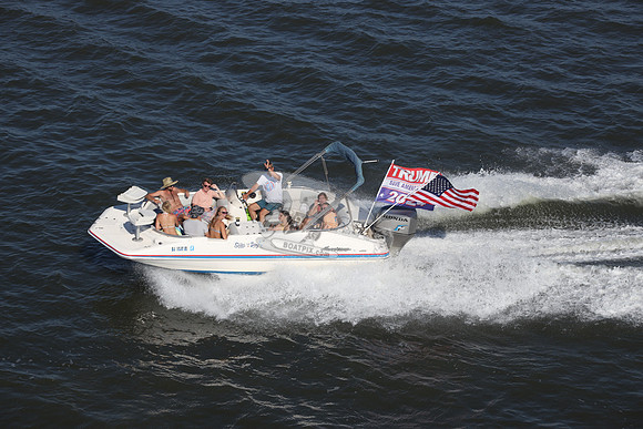 NJ1836HL.SEAS THE DAY.12
