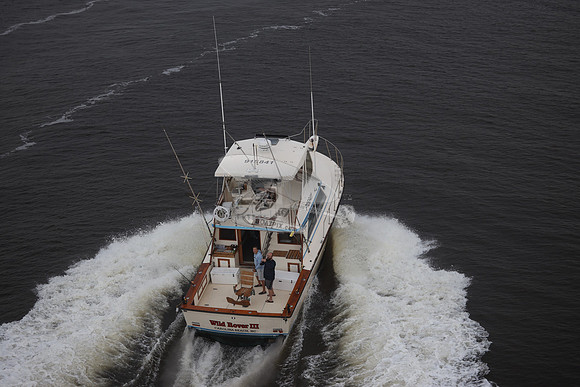 915841.WILD ROVER III.1208