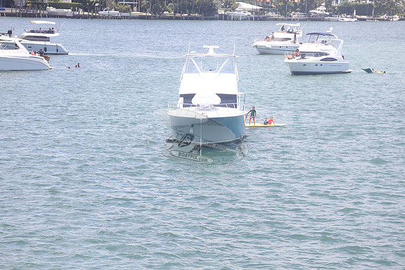 HATTERAS.BLUE HULL.01