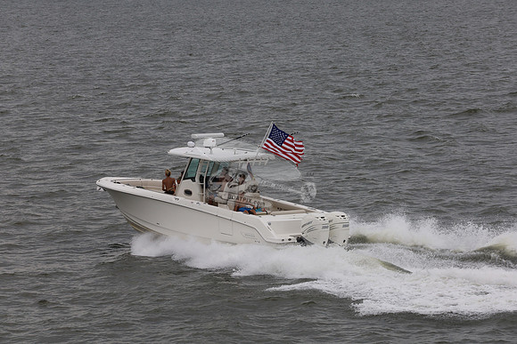 Boston Whaler.white.flag.merc.06