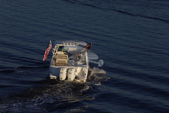 boston whaler.320 vantage.10