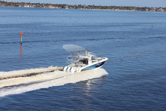 Boston Whaler 420 outrage.punta gorda.13