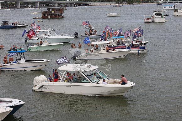 BOSTON WHALER32 & FL7519TR.2