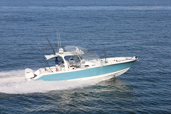 edgewater.370cc.green hull.3 engines.0307