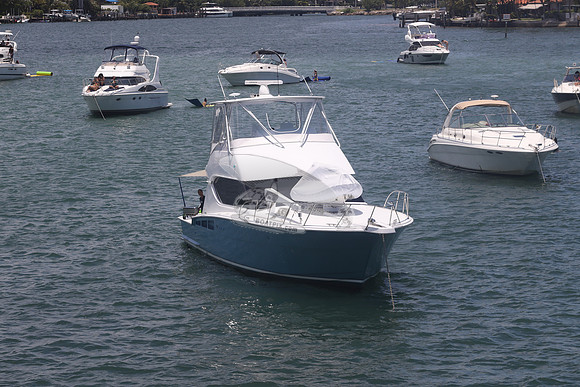 HATTERAS.BLUE HULL.05