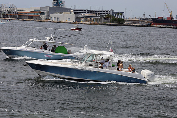 BOSTON WHALER35.BLUE.3