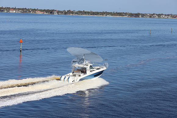 Boston Whaler 420 outrage.punta gorda.12