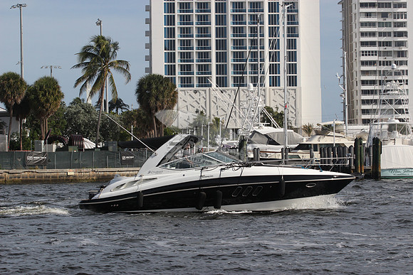 CRUISER YACHTS.03