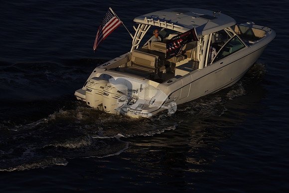 boston whaler.320 vantage.15