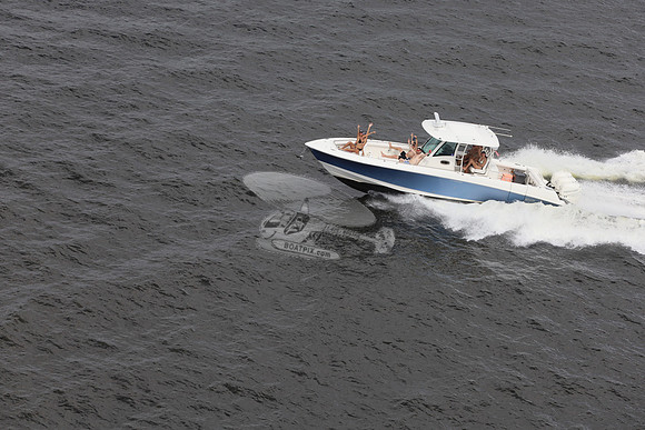 Boston whaler.outrage.4