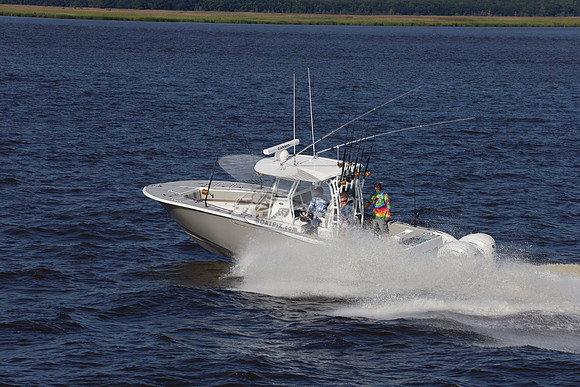 cape horn.tan hull.2 white yamaha.7286