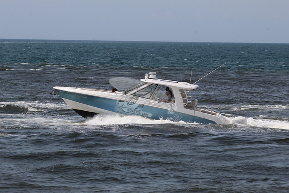 BOSTON WHALER38.BLUE.6