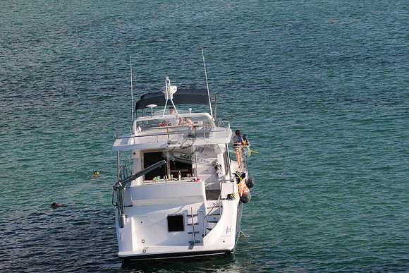 blue boat.white top.lots people.07