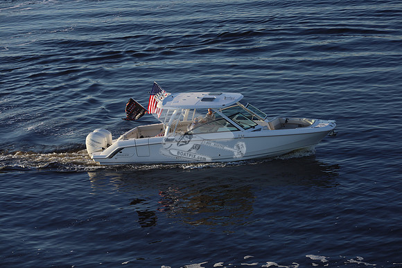 boston whaler.320 vantage.31