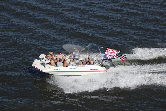NJ1836HL.SEAS THE DAY.13