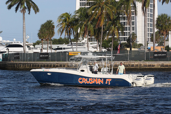 CRUSHIN IT.KEY LARGO FL.1222133.WORLD CAT.11