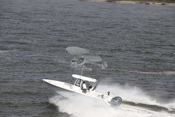 BOATS UNLIMITED.SEAHUNT.09