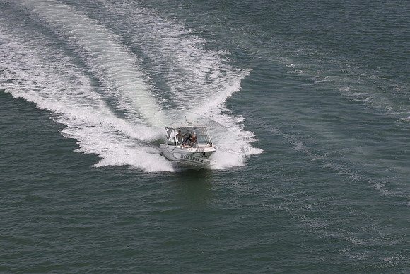 BOSTON WHALER.2 MERCURYS.15