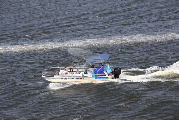 nc8130eb.the island hopper.1988