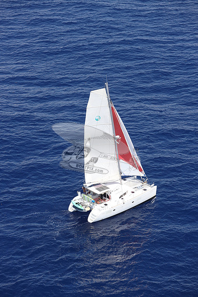 CHAMPAGNE MOMENT.SAIL38.29