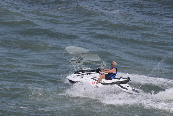 08213884.FX.jetski.1