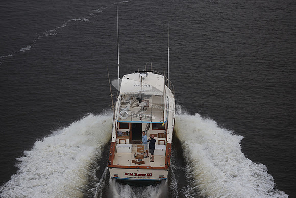 915841.WILD ROVER III.1210