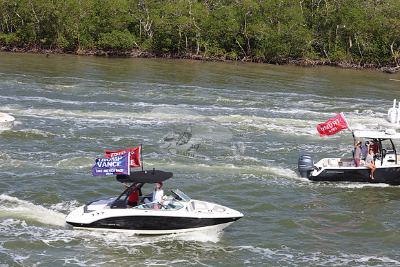 chaparral.black.bowrider.2