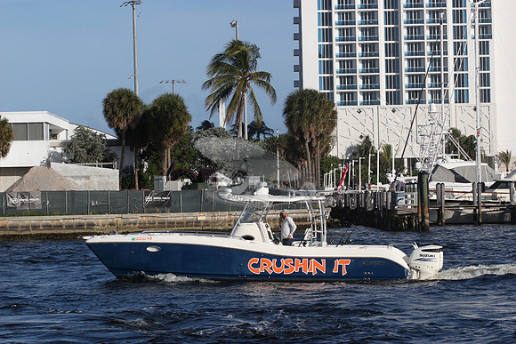 CRUSHIN IT.KEY LARGO FL.1222133.WORLD CAT.06