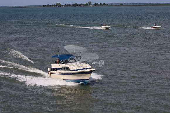 CHRIS CRAFT.BLUE BIMINI.0478