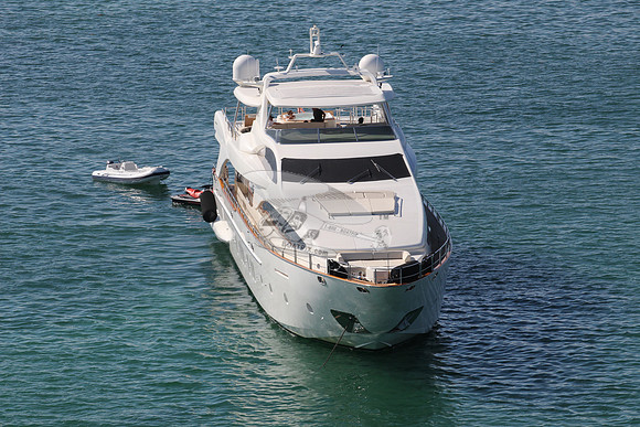 Azimut.red foreign flag.05