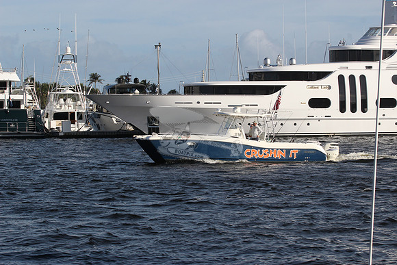 CRUSHIN IT.KEY LARGO FL.1222133.WORLD CAT.03