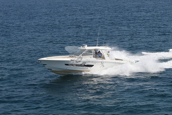 Boston Whaler.outrage 420.09