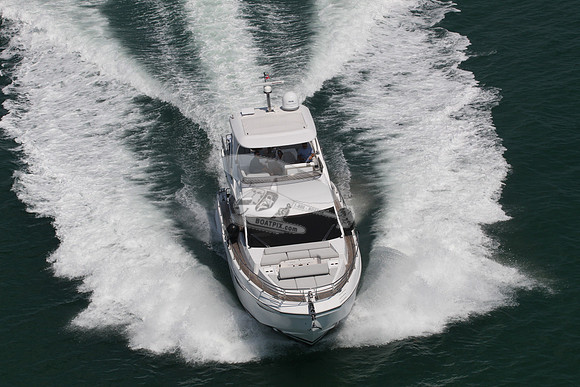 azimut 60.6