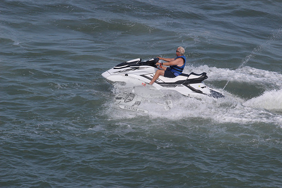 08213884.FX.jetski.2