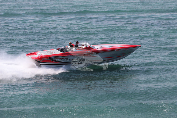 DOMINATOR.RED GRAY.6637