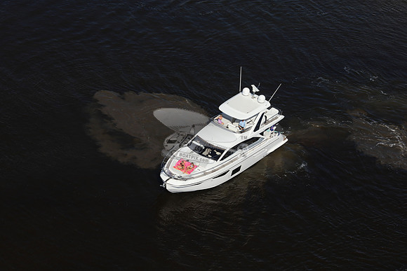 Azimut 60.2